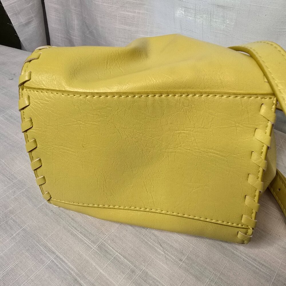 Universal Thread Yellow Drawstring Crossbody - image 3